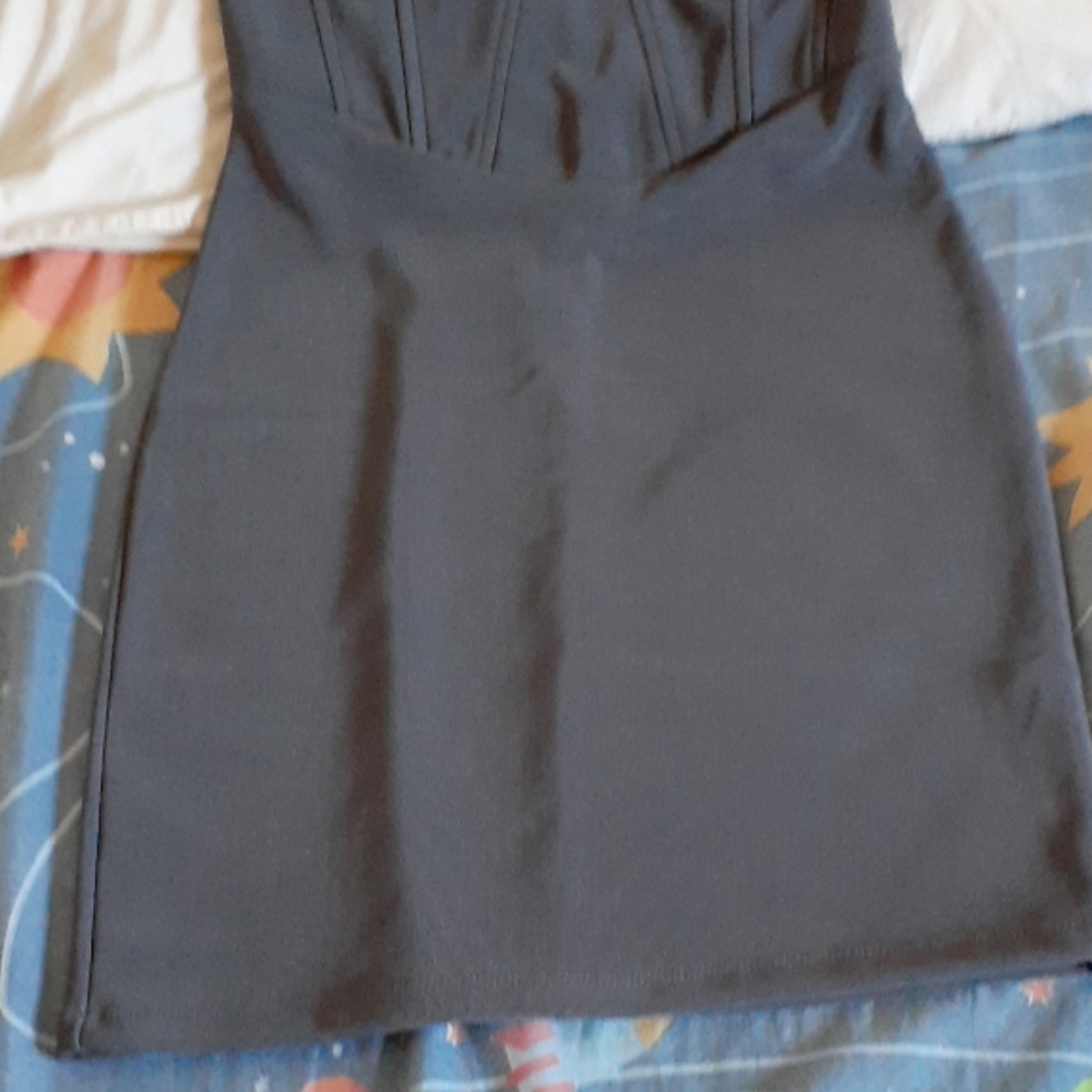 Dress - Picture 2 of 6